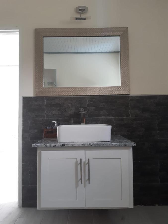 Tranquility Suites- Feels Like Home Choiseul 외부 사진
